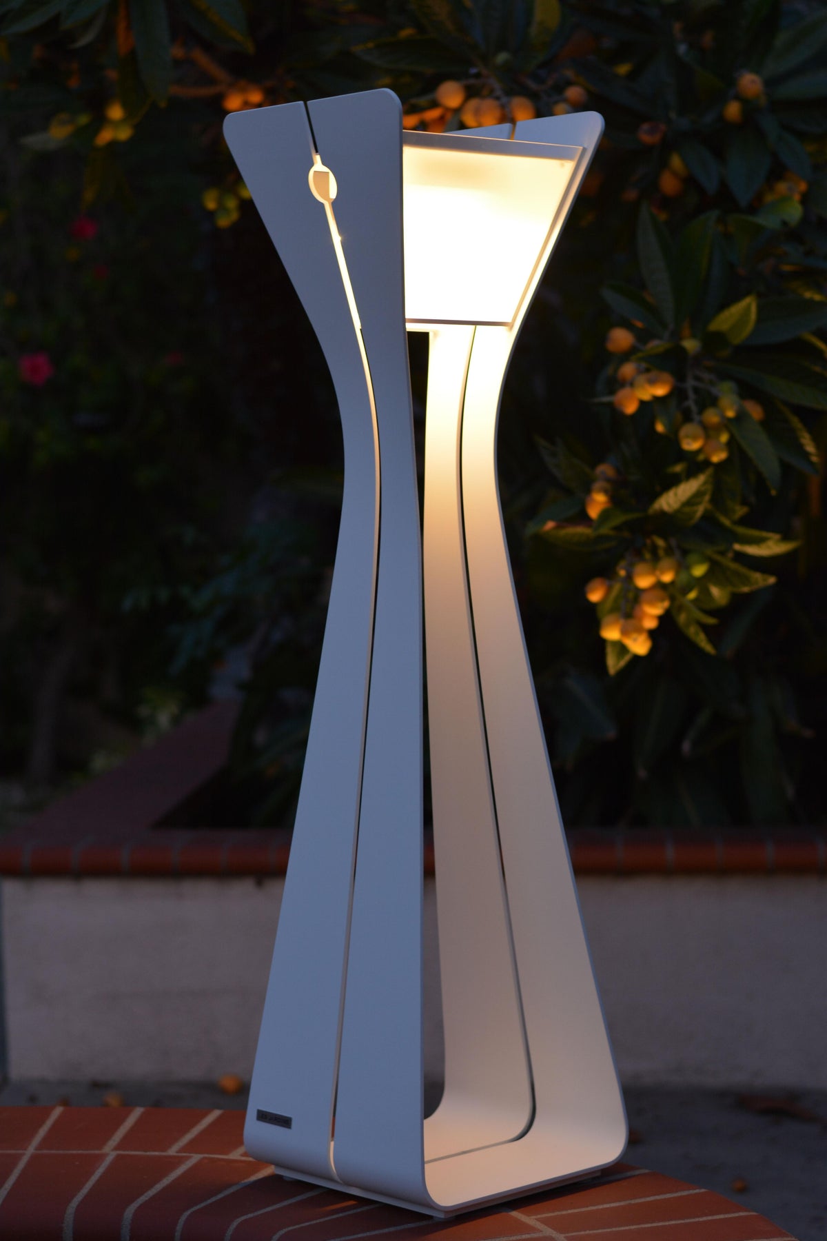 Bloom Solar floor lamp