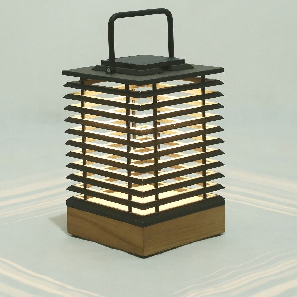 Tekura Solar LED Lantern