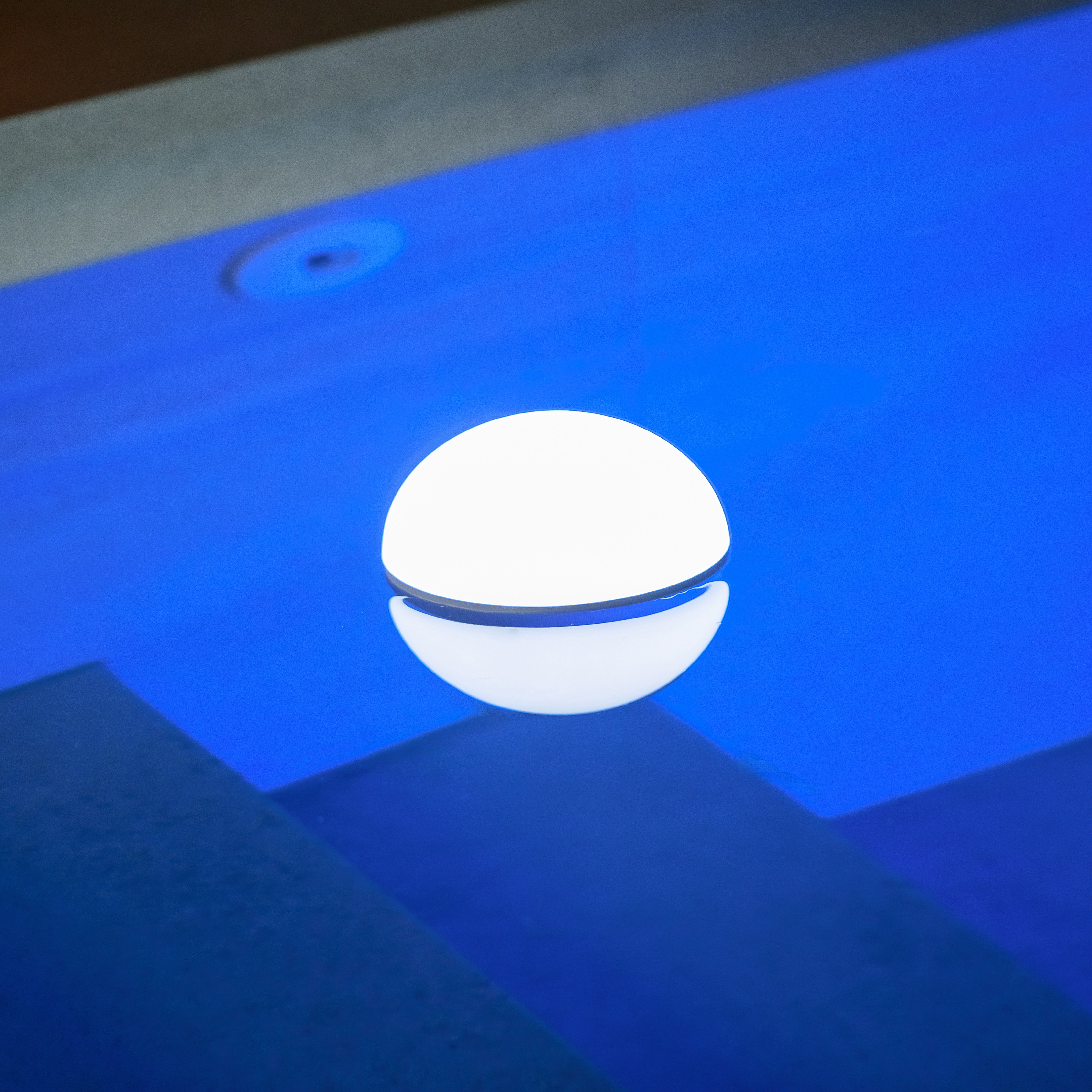 Bogor 4”  Floating Light RGB