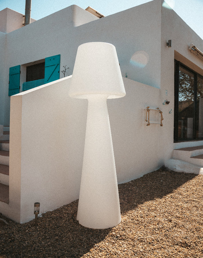 Sorong 79'' 200 Integrated LED Wired Outdoor Floor Lamp White Light, Ellumiglow
