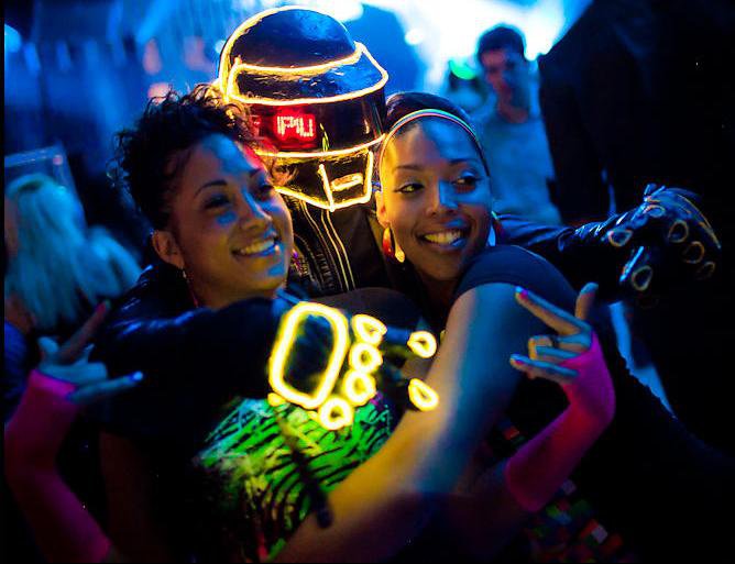 EL Wire: costumes and cosplay