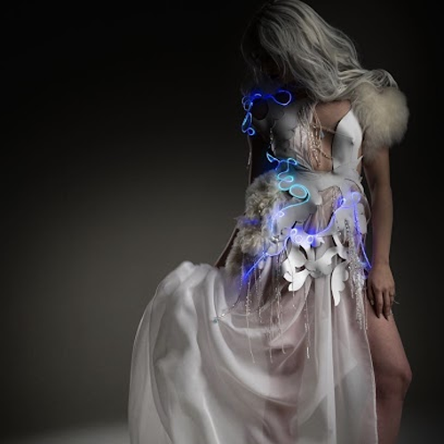 @sloane.white.couture